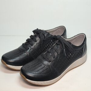 NWOT Dansko Charlie perforated leather sneaker shoes women's size 10.5. EU 41